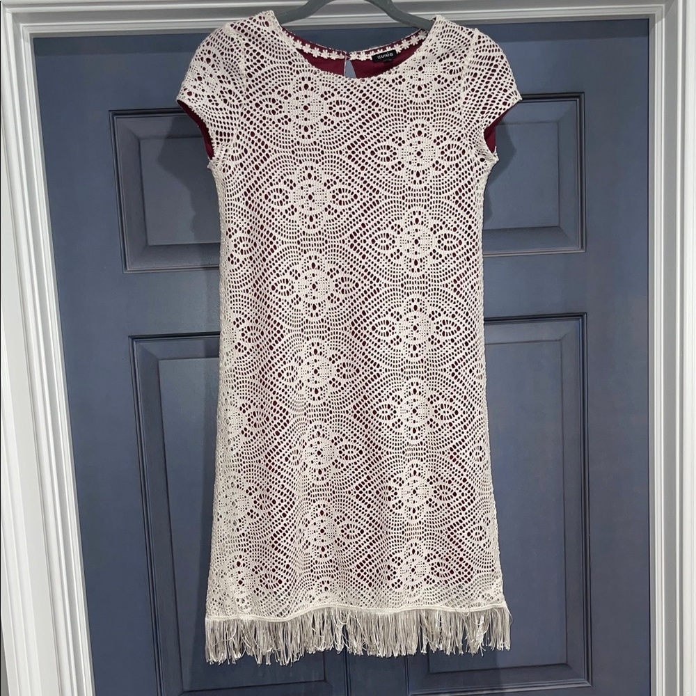 Girls Zunie Dress Ivory Lace over Burgundy
Lining Finge Hem Sz 16